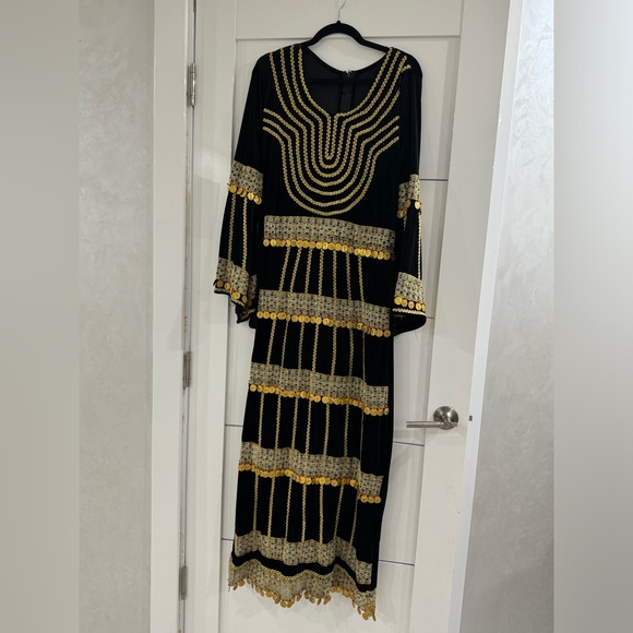 Dress - Picture 1 of 2